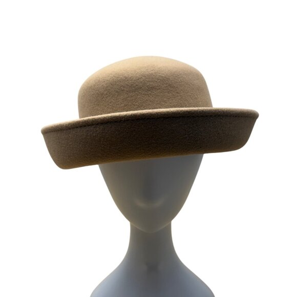 Vintage Women's Beige Sport Felt Bowler Hat One Size 22in Circumference - Picture 2 of 7